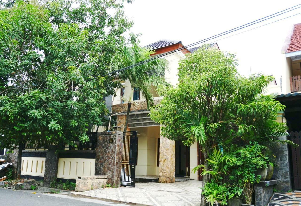 Green Surabaya Homey Buitenkant foto